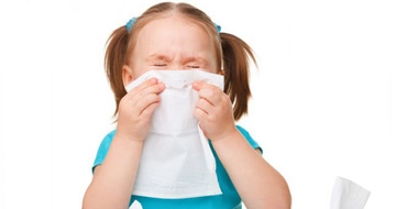 Alerjik Geniz Akıntısı Belirtileri ve Tedavisi Alerjik Geniz Akıntısı Belirtileri ve Tedavisi